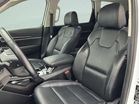 Used 2025 Kia Telluride S AWD/4WD image 14