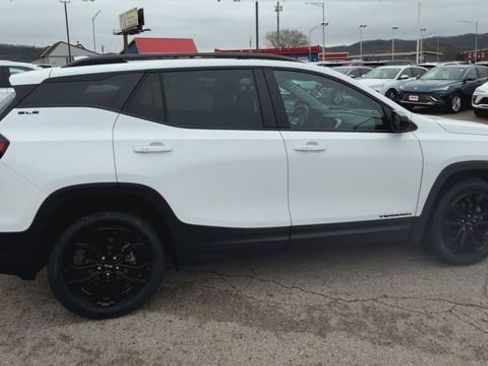 Used 2022 GMC Terrain SLE w/ Driver Convenience Package AWD/4WD image 13