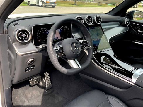 New 2026 Mercedes-Benz GLC 350e GLC 350e image 9