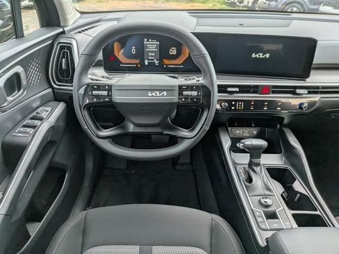 New 2026 Kia Sorento LX FWD image 18