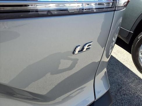 Used 2023 Toyota Corolla Cross LE image 20