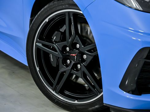 Used 2022 Chevrolet Corvette Stingray Coupe w/ Z51 Performance Package image 4