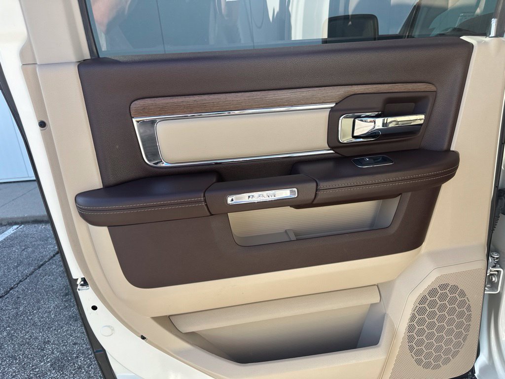 Used 2017 RAM 1500 Laramie w/ Convenience Group AWD/4WD image 17