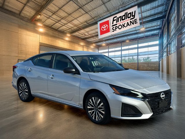 Used 2025 Nissan Altima 2.5 SV AWD/4WD image 2