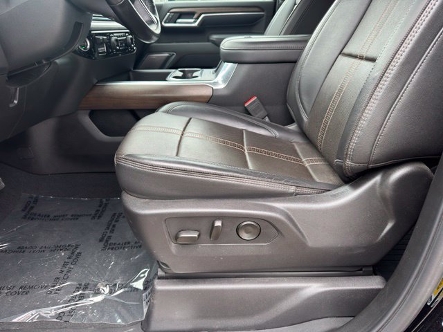 Used 2025 Chevrolet Silverado 3500 High Country w/ Technology Package AWD/4WD image 5