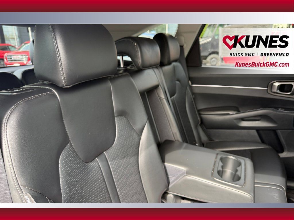 Used 2024 Kia Sorento S FWD image 37