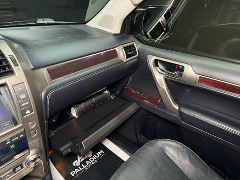Used 2014 Lexus GX 460 image 45