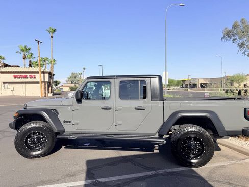 Used 2020 Jeep Gladiator Sport w/ Quick Order Package 24S AWD/4WD image 5