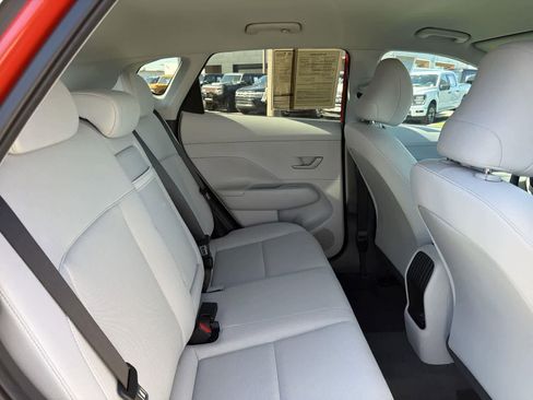 Used 2024 Hyundai Kona SE image 28