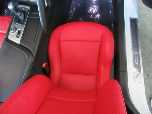 Used 2017 Chevrolet Corvette Stingray Coupe w/ Carbon Flash Badge Package image 28