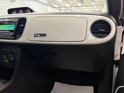 Used 2013 Volkswagen Beetle TDI FWD image 26