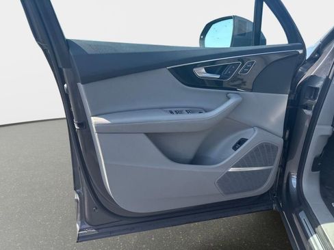 Used 2023 Audi Q7 3.0T Prestige image 11