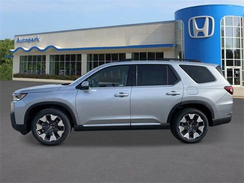 New 2026 Honda Pilot Touring image 2