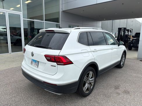 Used 2020 Volkswagen Tiguan SEL w/ Tiguan Two-Row MDO Package AWD/4WD image 4