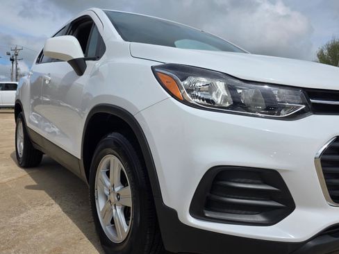 Used 2020 Chevrolet Trax LS w/ Fleet Convenience Package AWD/4WD image 24