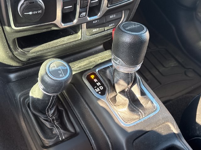 Used 2020 Jeep Gladiator Overland w/ Uconnect 4C Nav & Sound Group AWD/4WD image 16