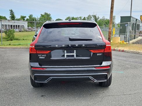 Certified 2023 Volvo XC60 B5 Plus w/ Climate Package AWD/4WD image 5