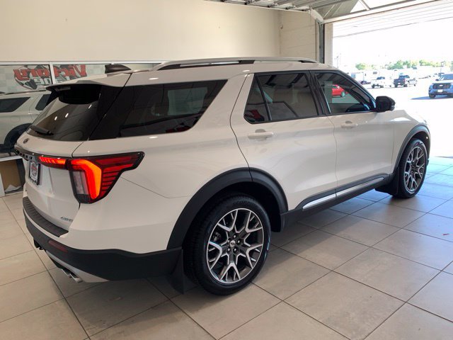 Used 2025 Ford Explorer Platinum w/ Ultimate Package AWD/4WD image 10