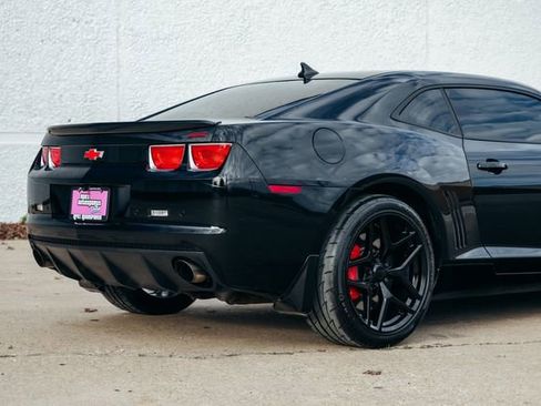 Used 2011 Chevrolet Camaro SS w/ Interior Accent Trim Package image 39