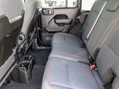 Used 2025 Jeep Wrangler Unlimited Rubicon AWD/4WD image 18