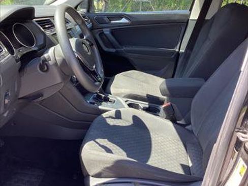 Used 2018 Volkswagen Tiguan S FWD image 12