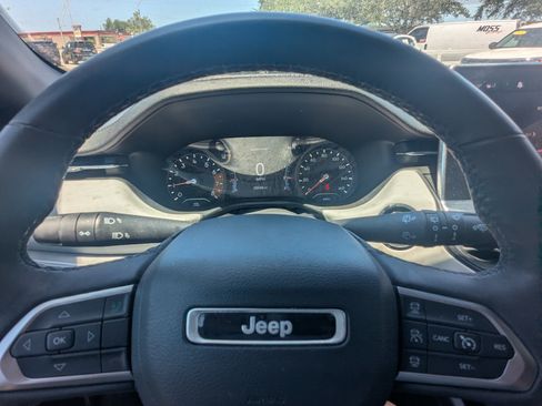 Used 2023 Jeep Compass Limited AWD/4WD image 32