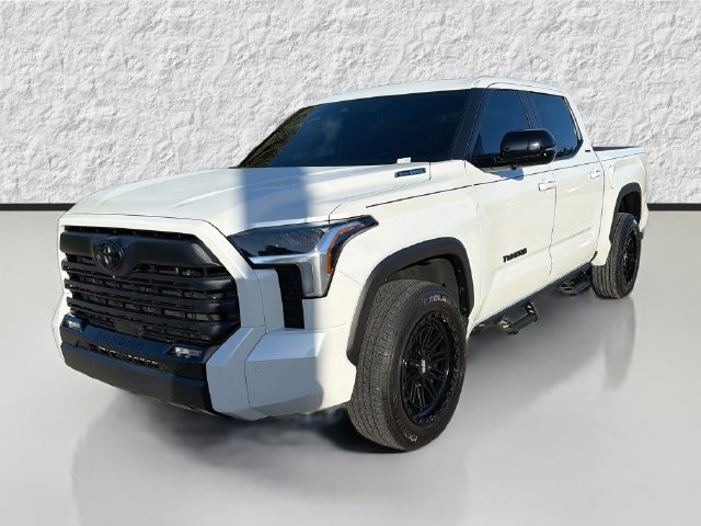 Used 2025 Toyota Tundra Limited AWD/4WD image 7
