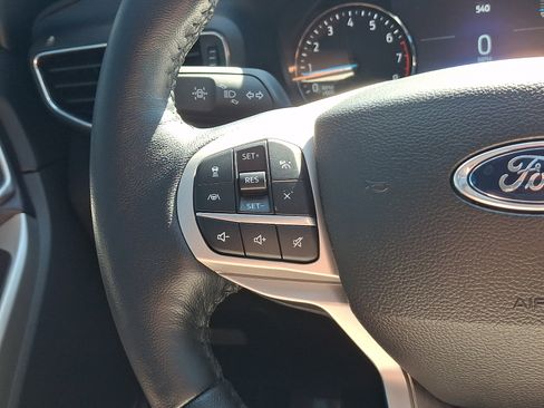 Used 2022 Ford Explorer XLT w/ Equipment Group 202A AWD/4WD image 23