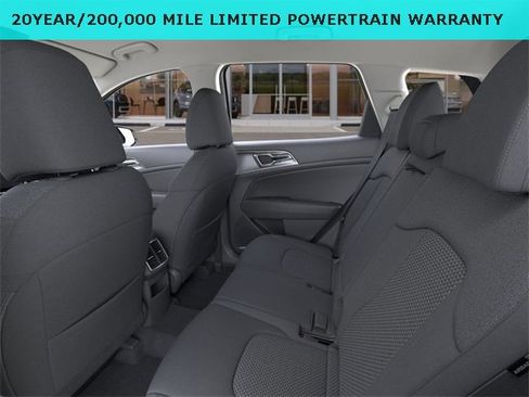 New 2025 Kia Sportage LX image 18