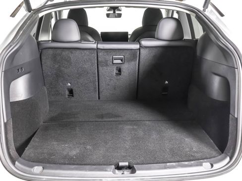 Used 2022 Tesla Model Y Long Range image 38