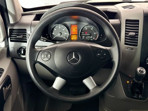 Used 2018 Mercedes-Benz Sprinter 2500 image 20
