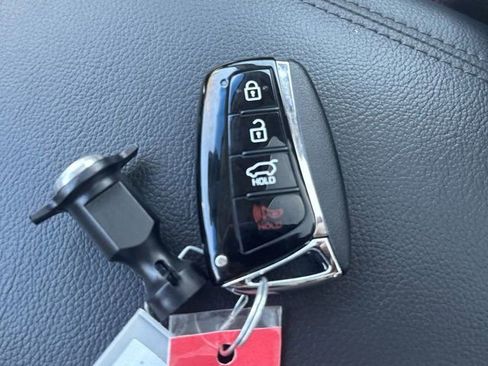 Used 2018 Hyundai Santa Fe Limited FWD image 34