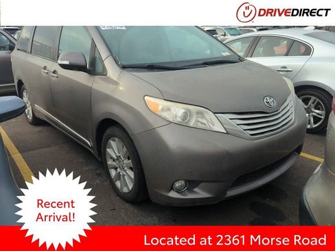 Used 2014 Toyota Sienna Limited image 1