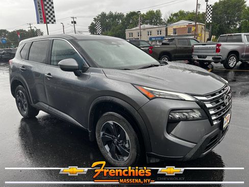 Used 2025 Nissan Rogue SV AWD/4WD image 3