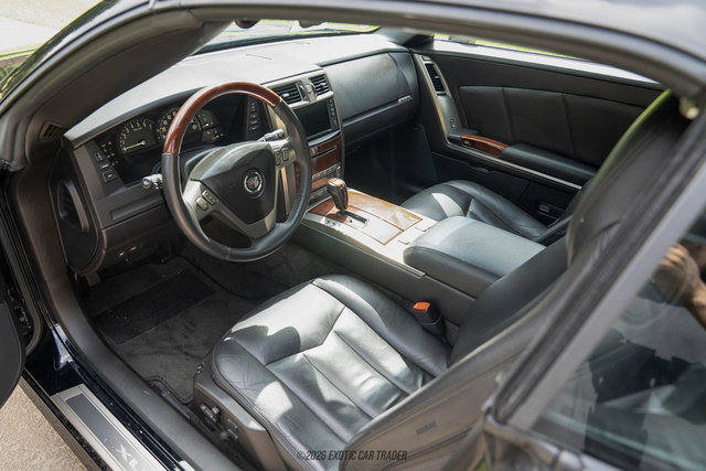 Used 2006 Cadillac XLR RWD image 36
