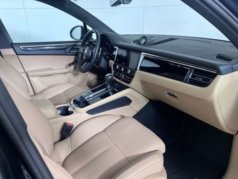 Certified 2026 Porsche Macan AWD/4WD image 14