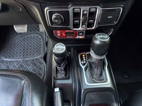 Used 2018 Jeep Wrangler Unlimited Rubicon AWD/4WD image 26
