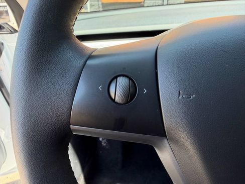 Used 2023 Tesla Model 3 Standard Range RWD image 31