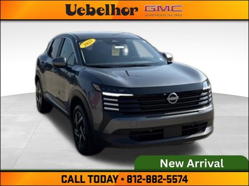 Used 2025 Nissan Kicks SV FWD image 3