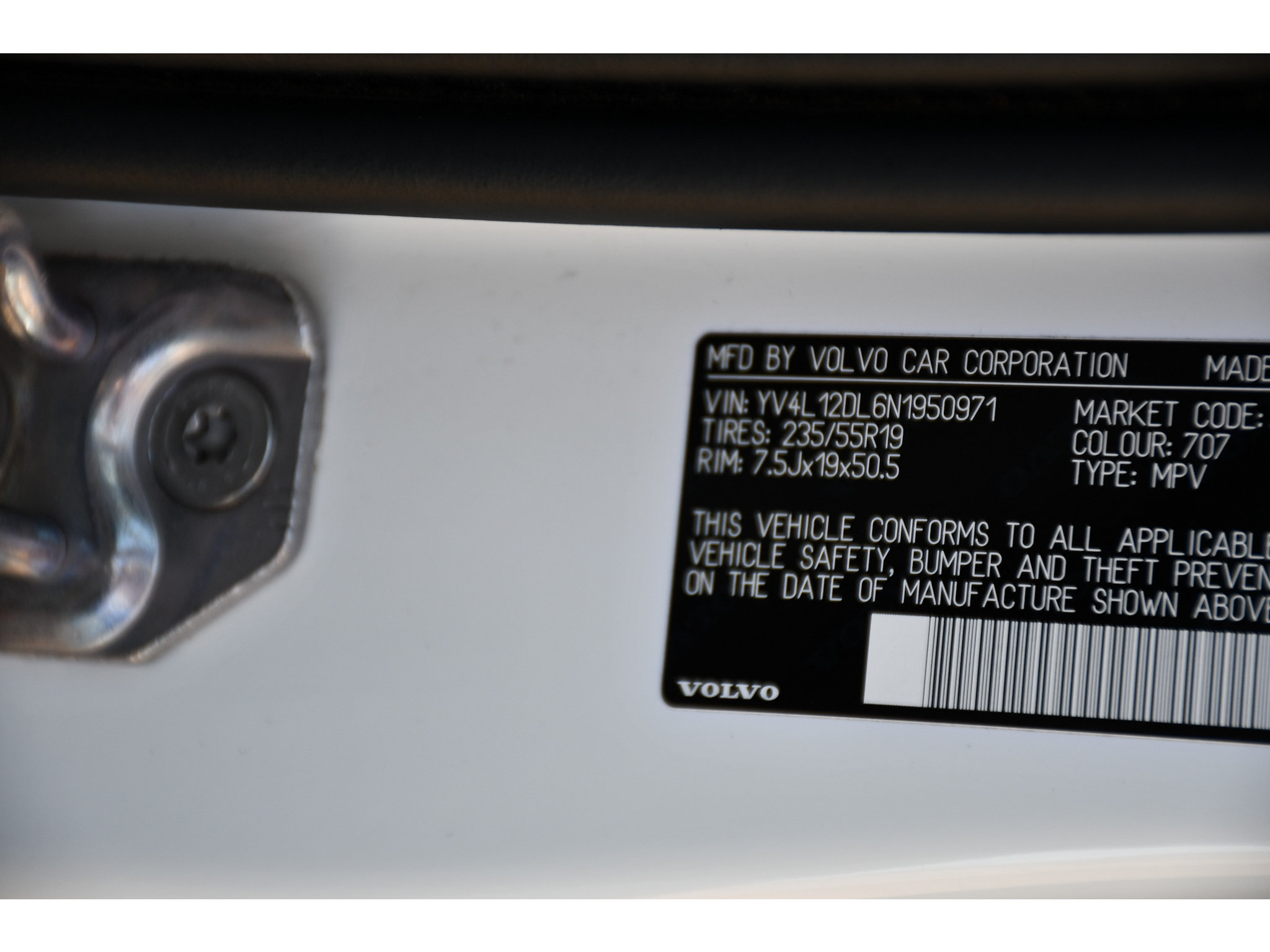 Used 2022 Volvo XC60 B5 Inscription w/ Protection Package FWD image 28