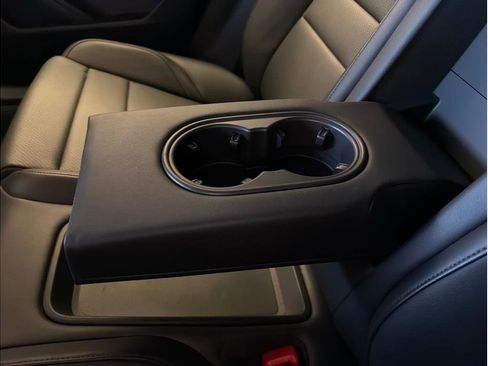 Used 2023 Porsche Taycan image 26