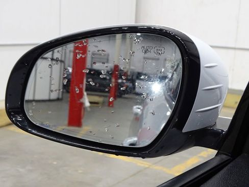 Used 2022 Genesis G70 3.3T image 43