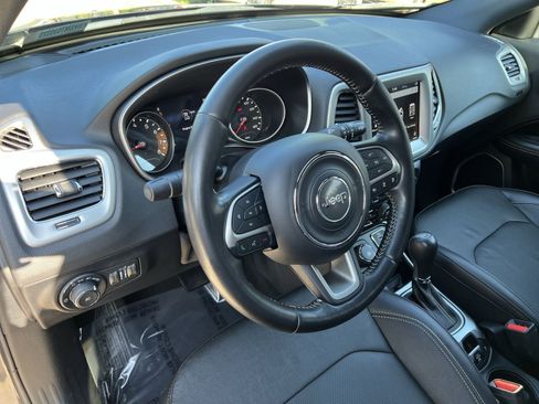 Used 2021 Jeep Compass Latitude w/ Sun and Sound Group AWD/4WD image 21