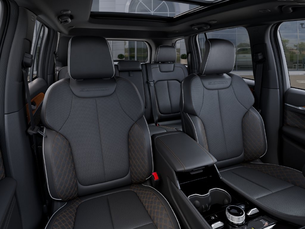 New 2026 Jeep Grand Cherokee Summit w/ Obsidian Package AWD/4WD image 17