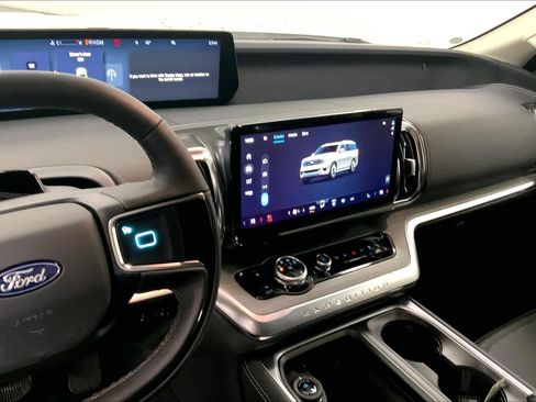 New 2025 Ford Expedition Max Platinum w/ Driver's Package image 5