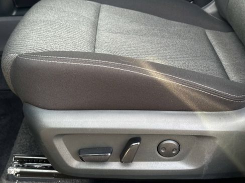 Used 2026 Nissan Rogue SV image 22