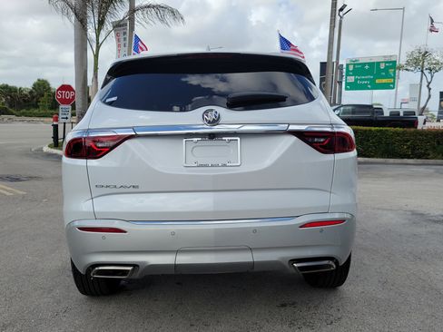 Used 2024 Buick Enclave Essence image 6