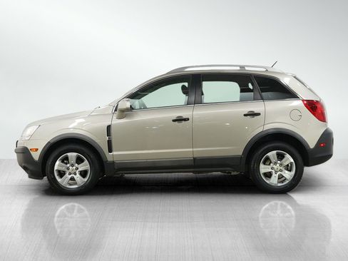 Used 2014 Chevrolet Captiva Sport LS FWD image 2