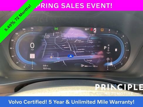 Certified 2025 Volvo XC40 B5 Plus AWD/4WD image 17