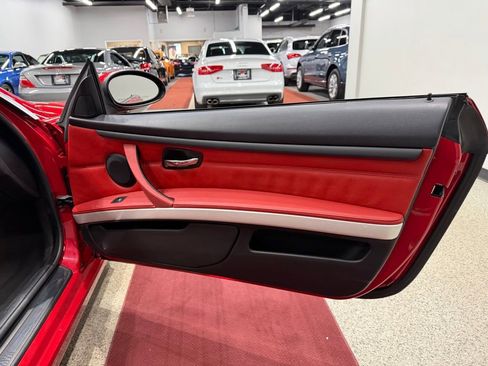 Used 2007 BMW 328i Convertible image 29